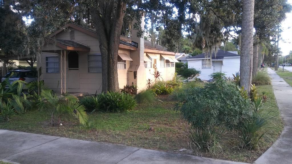 1 Beige Cozy Bungalow Or 1 White Cozy Efficiency Cottage In Titusville Extérieur photo