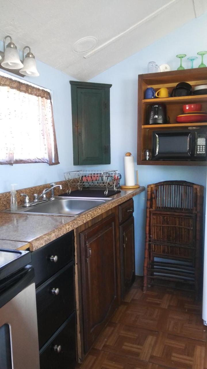 1 Beige Cozy Bungalow Or 1 White Cozy Efficiency Cottage In Titusville Extérieur photo