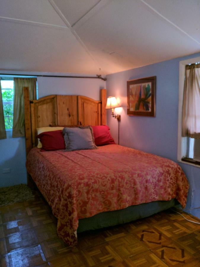 1 Beige Cozy Bungalow Or 1 White Cozy Efficiency Cottage In Titusville Extérieur photo